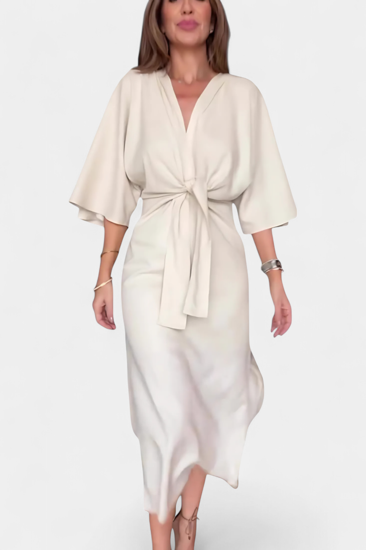 Robe décontractée Ainhoa avec nœud avant et décolleté en V