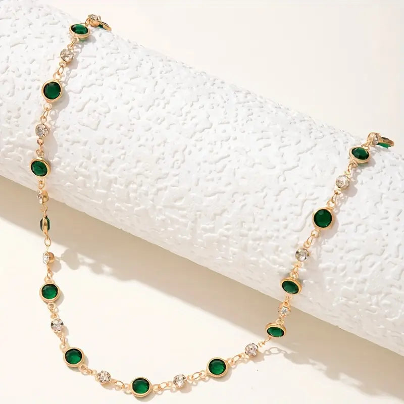 Smaragdgrünes Anhänger-Halsband