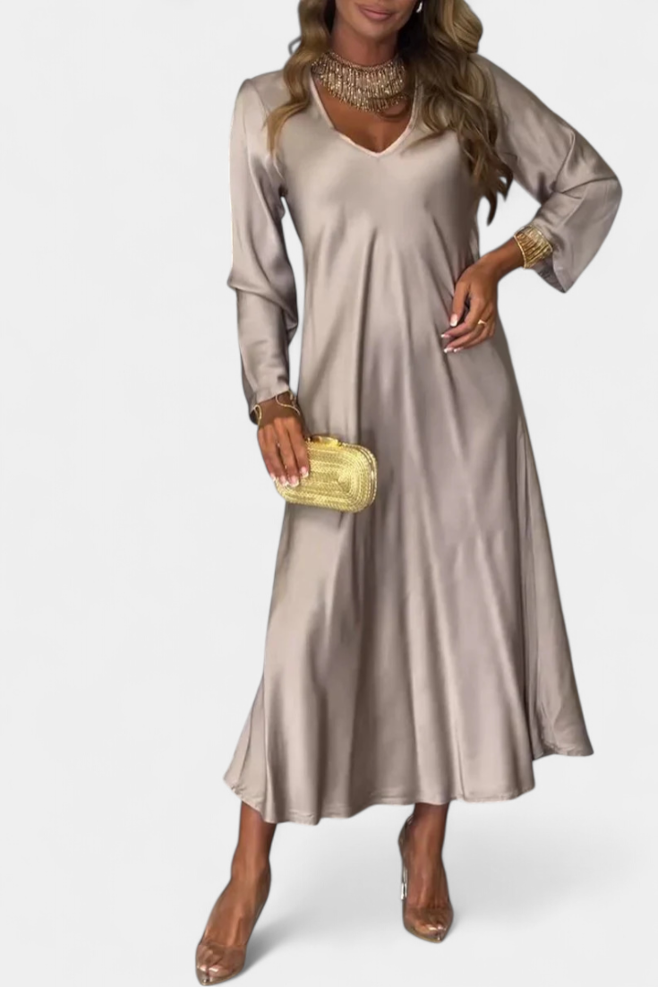 Floating Riva Dress with V-Neck and Long Sleeves