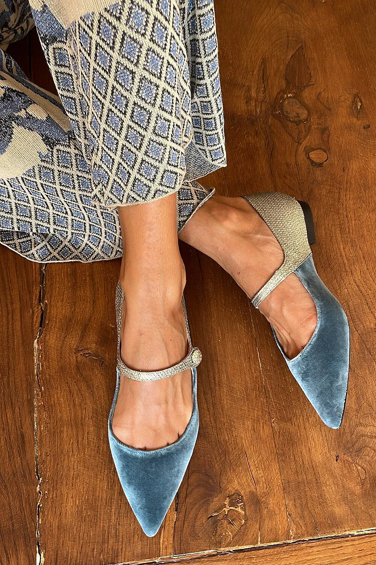 CHAUSSURE À POINTE AVEC BRACELET