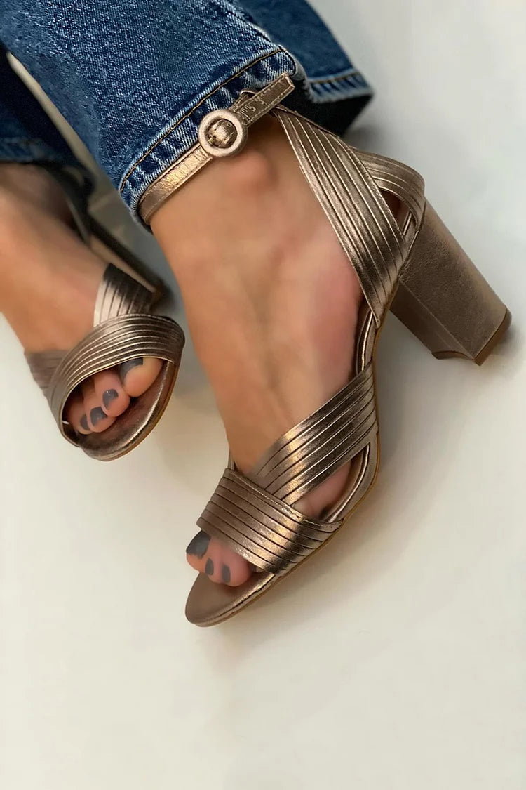 SANDALLES ÉLÉGANTES AVEC BRIDES