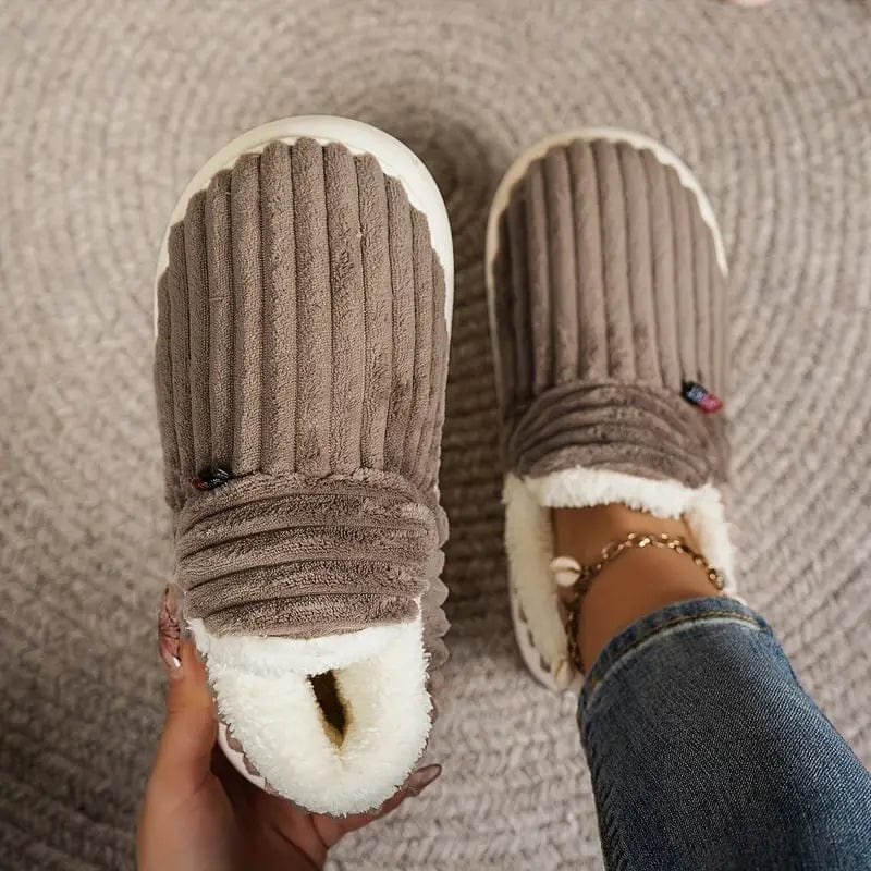 LYSSA™ - Chaussons en Peluche Confortables