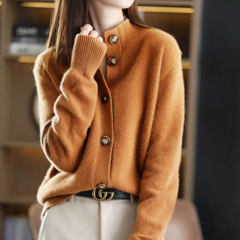 ELARA™ | Pull Boutonné Luxe