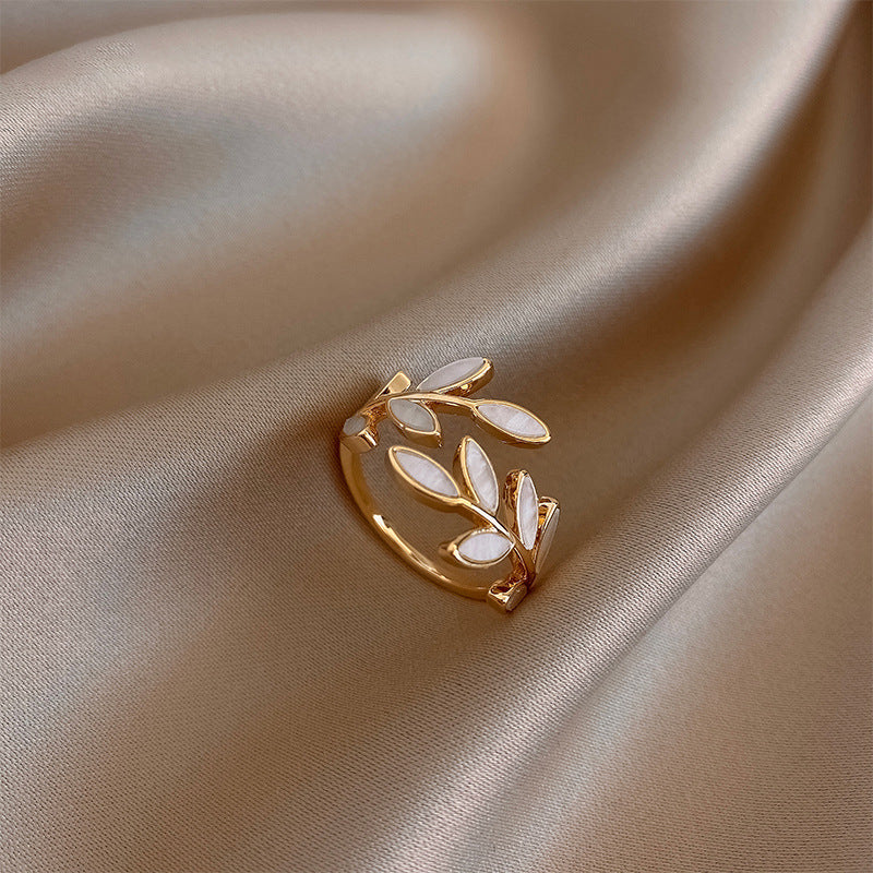 Pure - Weiß Opal Blatt Verstellbarer Ring
