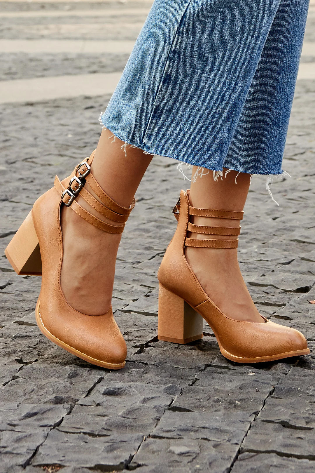 Casilda | Smooth sandals with ankle strap and chunky heel