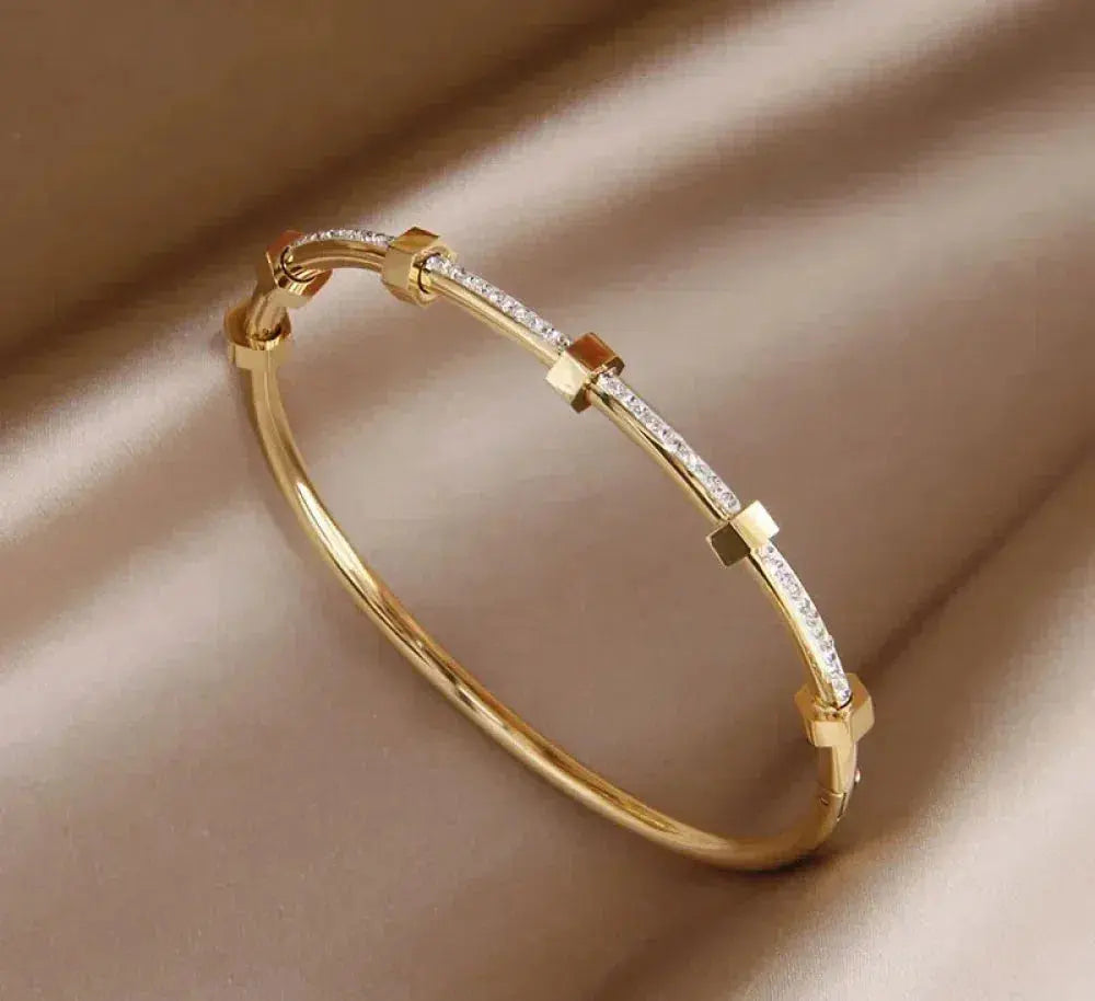 Bracelet élégant en or brillant
