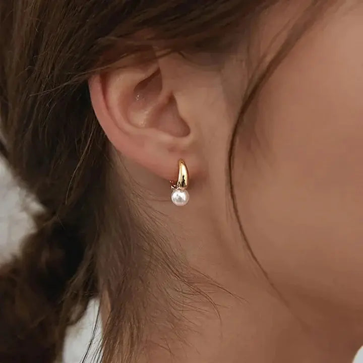 Petites Boucles d'Oreilles en Perles Plaquées Or