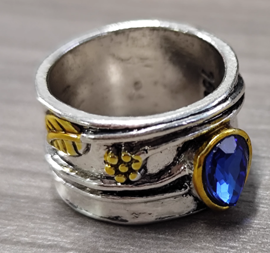 Bague Vintage avec Pierre Bleue