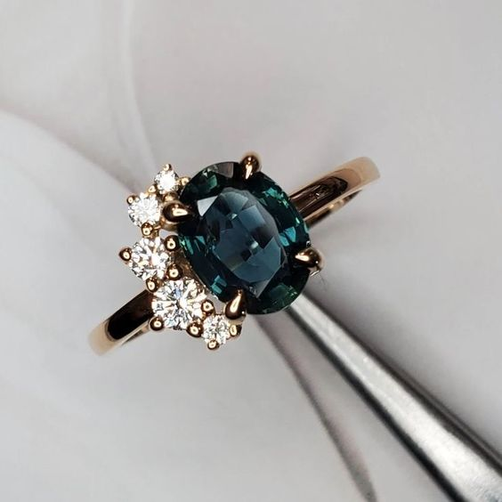 Bague Vintage en Cristal Bleu & Zircon