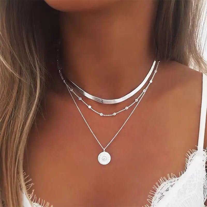 Collier Choker en Argent Superposé avec Pendentif